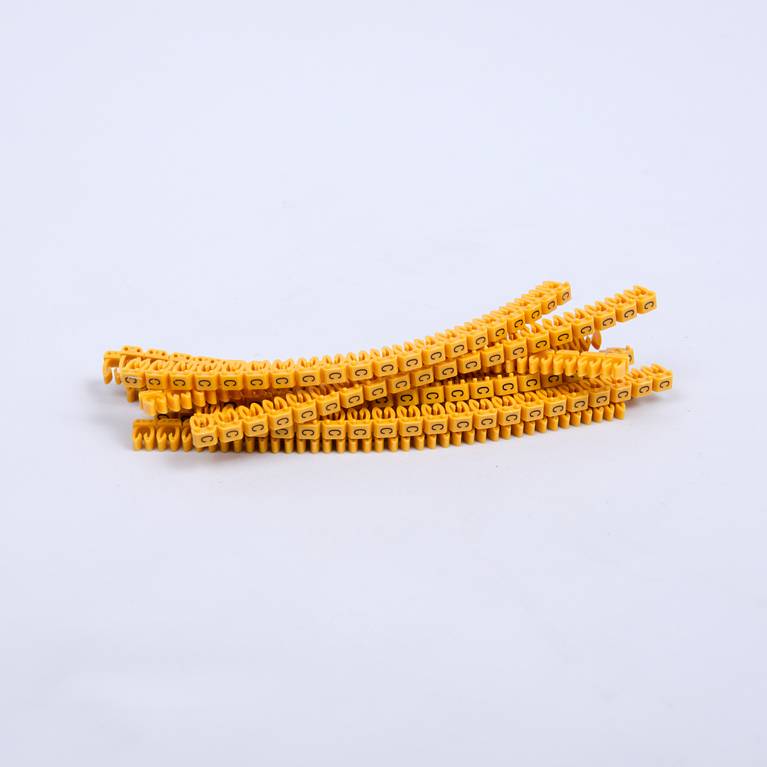 id517012 | Маркировка кабеля (0,5…1,5 мм.кв.) "C" (упак. 400шт.), Onka